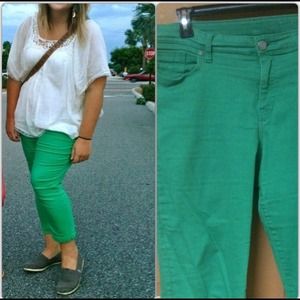 **TRADED** Premium Skinny Crop //