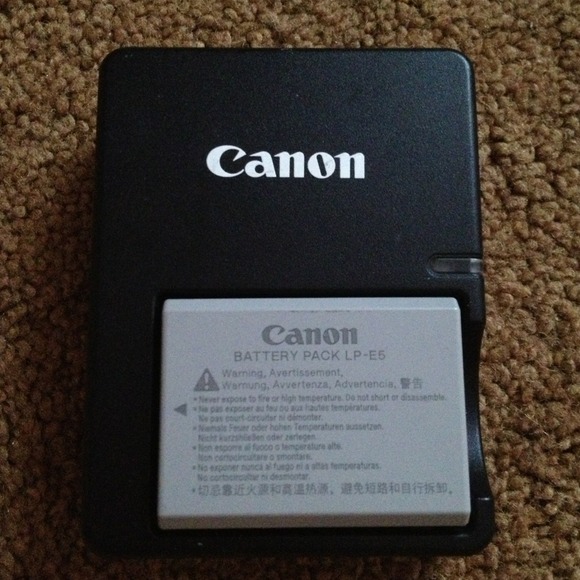 Cannon battery with charger for rebel xs