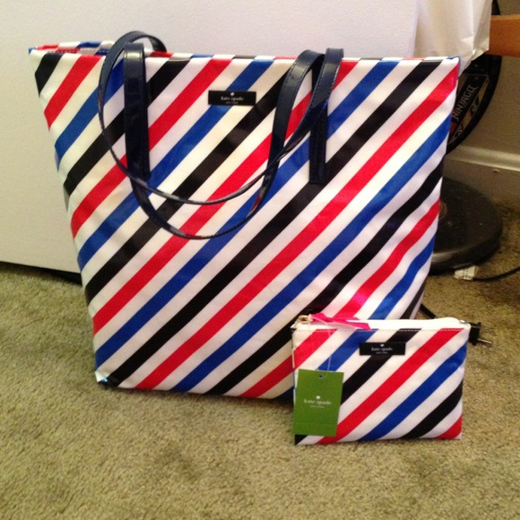 SOLD!Kate spade handbag plus match passport holder