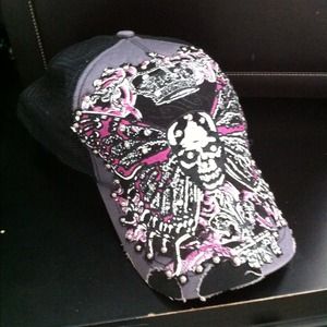 Bullzeye trucker hat