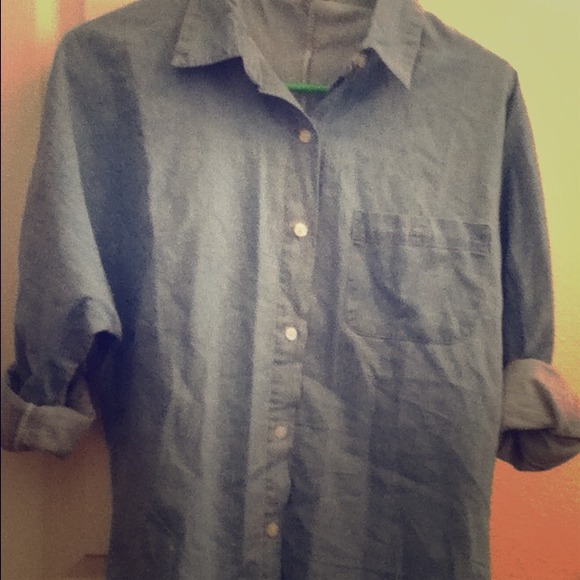 Light Chambray Button Up Shirt ❤
