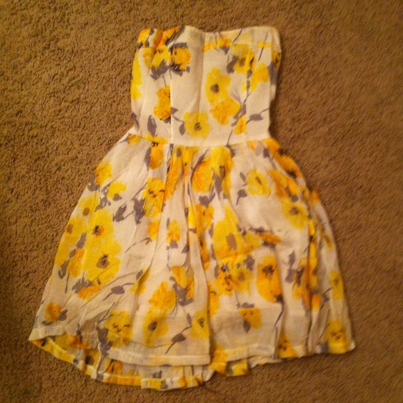 Dress - Picture 2 of 3