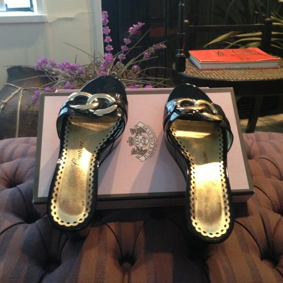 REDUCED ....JUICY COUTURE  BLACK PATENT WEDGES - Picture 1 of 4