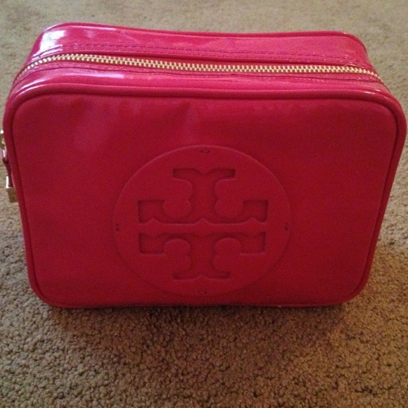 ⛔SOLD⛔Tory burch cosmetic case