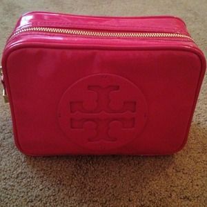 ⛔SOLD⛔Tory burch cosmetic case