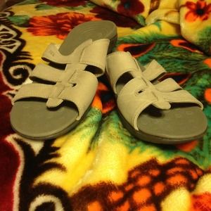 Orthaheel technology sandals