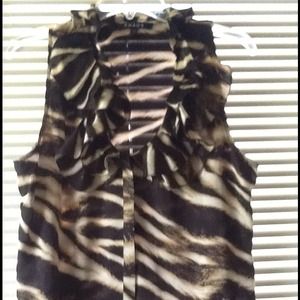 Black and tan cute top