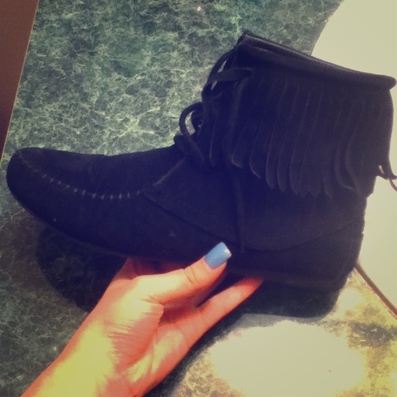 Black comfy moccasins