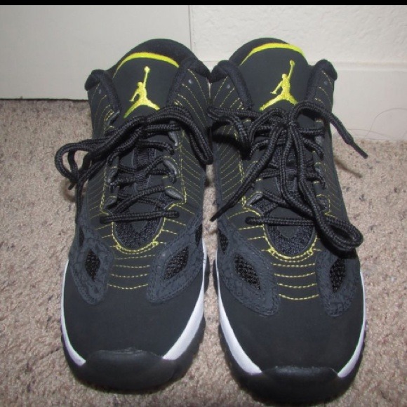 ❌SOLD❌Air Jordan XI IE Low Black/Zest