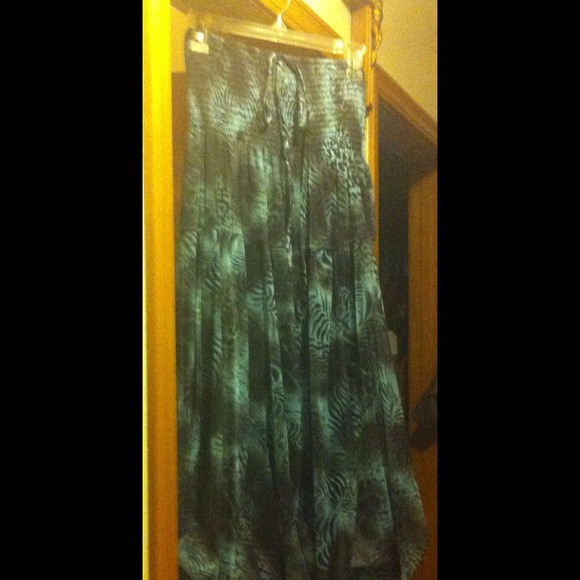 Pretty dress - Picture 2 of 3