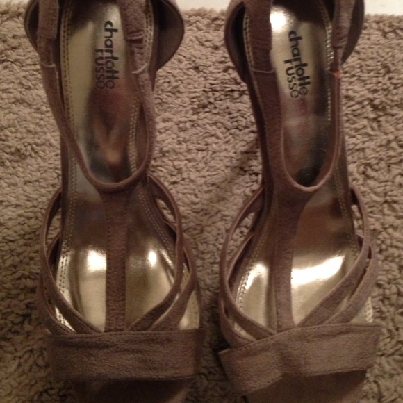 SOLD in bundle!!! Charlotte Russe Heels - Picture 3 of 4