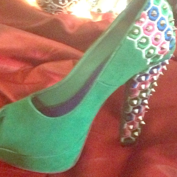 Haught Green Peep Toe
