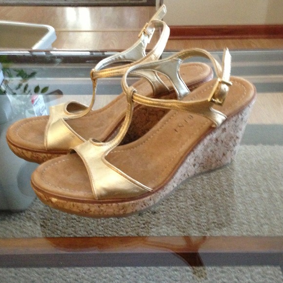 Gianni Bini Wedges - Picture 2 of 3