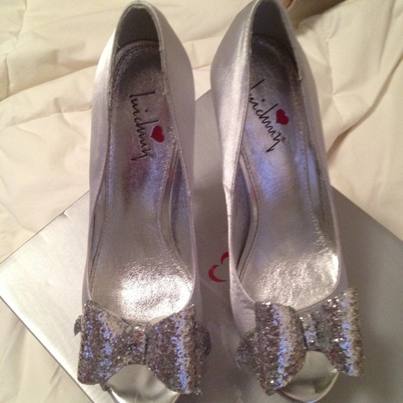 Silver satin shoes. So cute!! - Picture 4 of 4