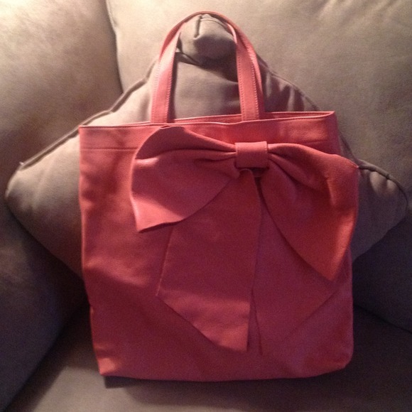 Salmon pick leather tote by Red Valentino