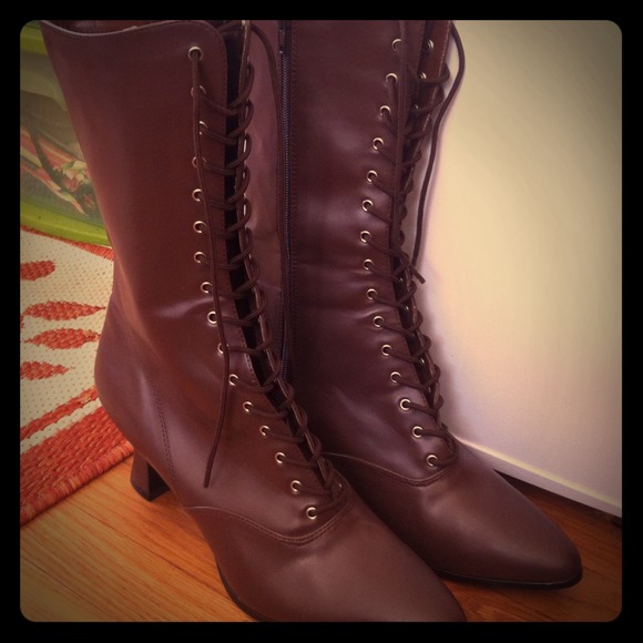 💢SOLD💢Brown lace up boots
