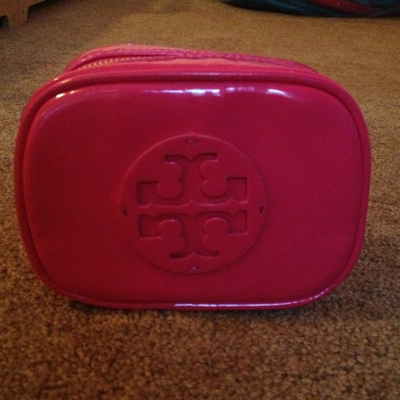 ⛔SOLD⛔Tory burch cosmetic case