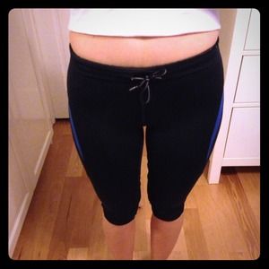 Workout capri black and blue