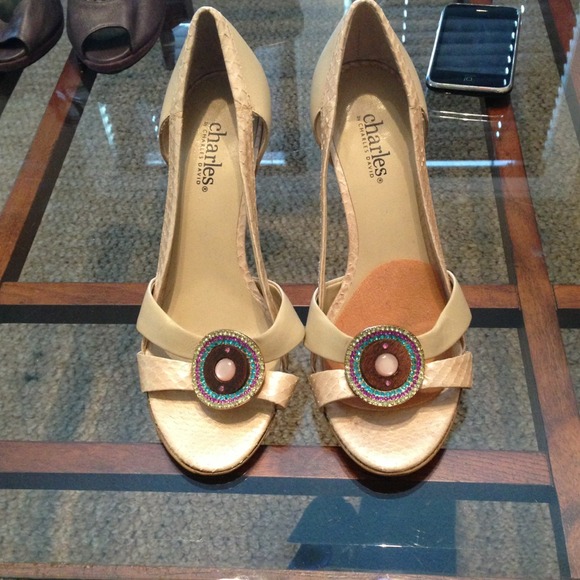 Charles David shoes. - Picture 1 of 3