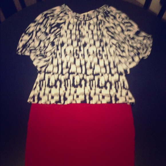 Abstract print dolman sleeve top