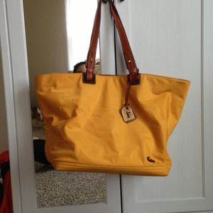 Dooney & Bourke Tote