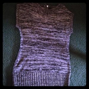 Black and gray short sleeve sweater