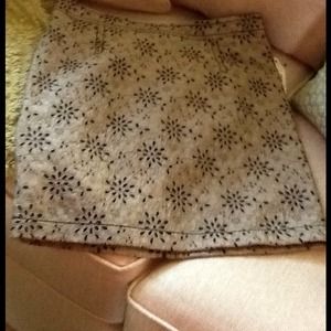 Mini skirt lace print