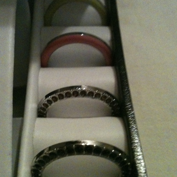 SOLDGruen ladies watch set. Comes with 16