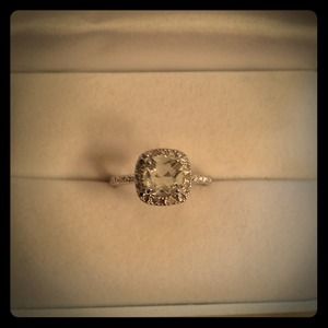 ✨BUNDLE✨ gemstone ring/black tank