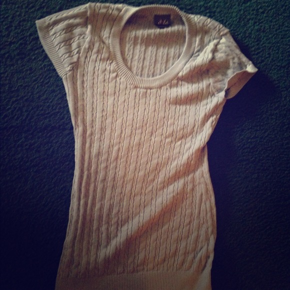 Light brown short sleeve sweeter