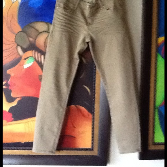 Skinny Capri Gap