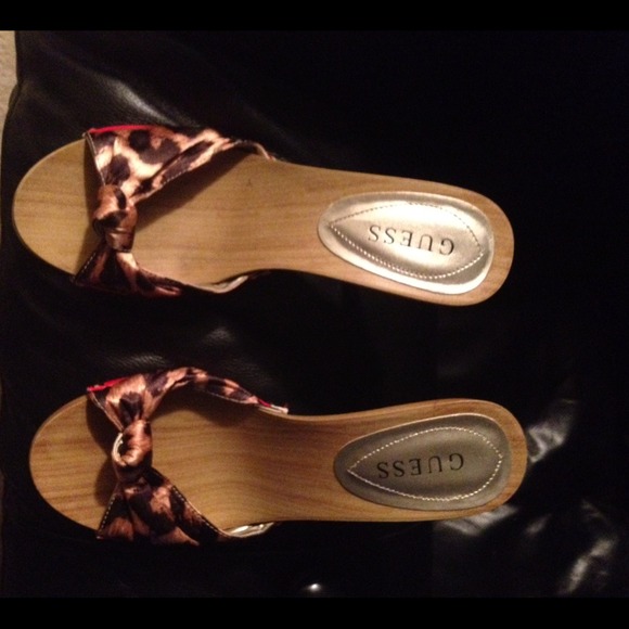 Guess slippers - Picture 3 of 3
