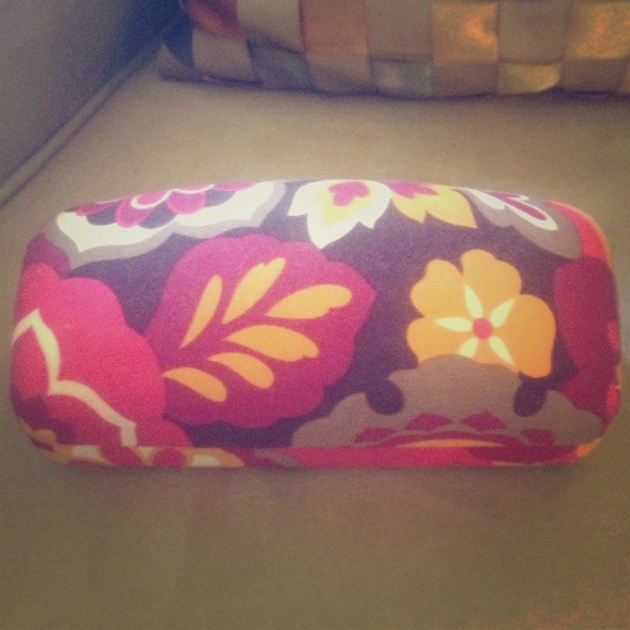 📌SOLD 📌Vera Bradley Sunglass Case