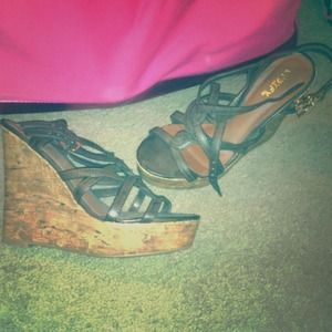 Strappy brown sandals ! Worn once !