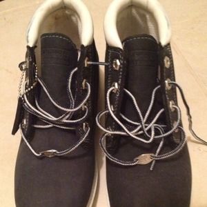 Women's timberland 9m shoes.