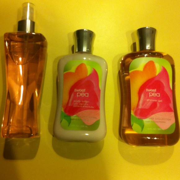 Bath & Body Works sweet pea set