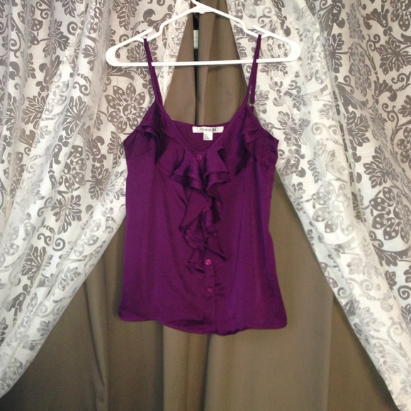 RUFFLE SPAGHETTI STRAP TOP
