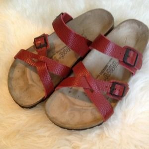 🌟🌟for pinkkezzez Nice brick red Birkenstocks!