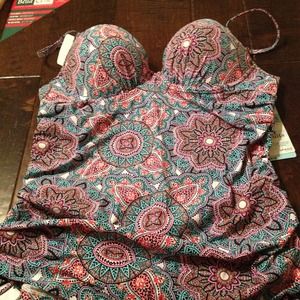 Sold/bundle deal 💥💥Spanx tankini