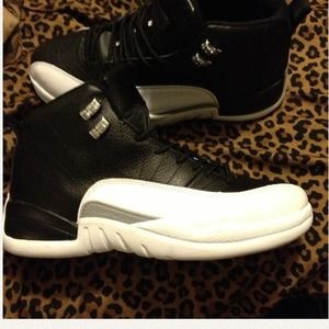 Jordan 12's playoffs...worn twice good condition..