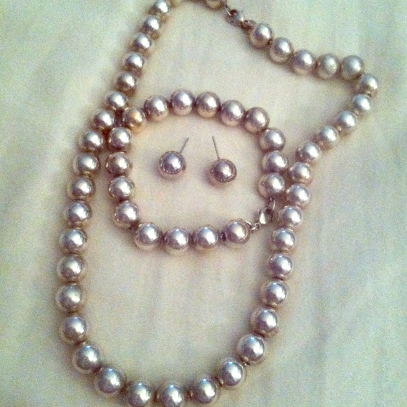 Authentic Tiffany set necklace and bracelet 200