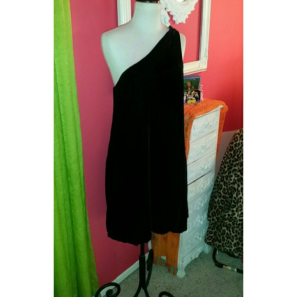 DVF Velvet Perfection! - Picture 4 of 4