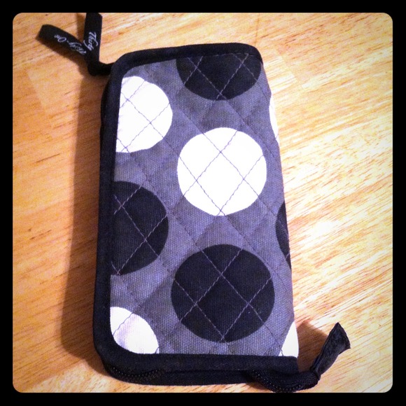 --->SOLD IN BUNDLE<--- 31 quilted wallet
