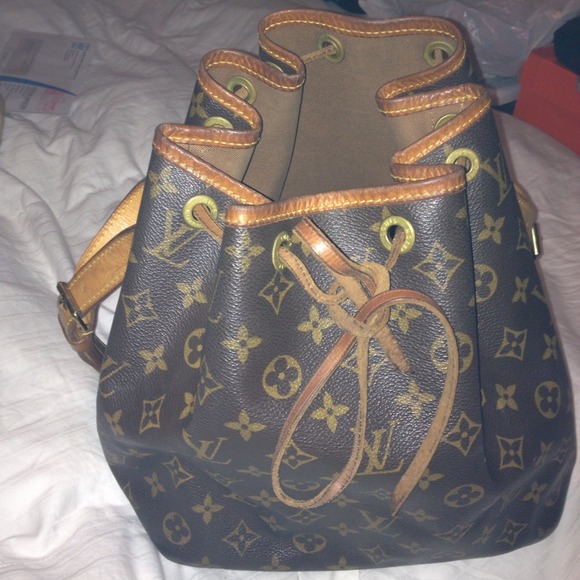 Louis Vuitton Handbags - 🎉🎉SOLD🎉🎉Authentic LV Petit Noe