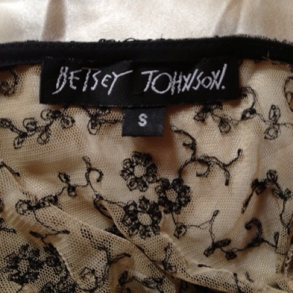 SOLD IN BUNDLE 💕Betsey Johnson Lace Pants💕 - Picture 3 of 4