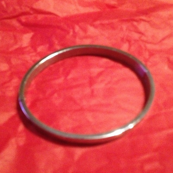 🚨Screw Bangle🚨 - Picture 3 of 3