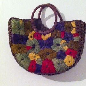 Straw multi-colored hand bag