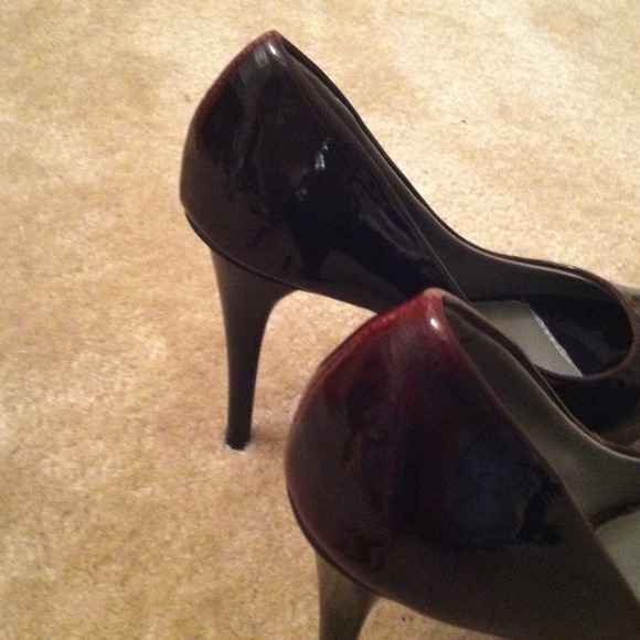 ❤️sexy sexy black/red peep toe pumps❤️ - Picture 4 of 4