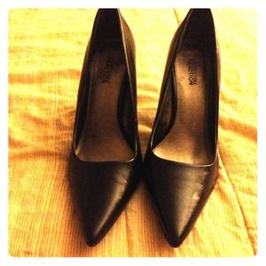 Kenneth Cole pumps