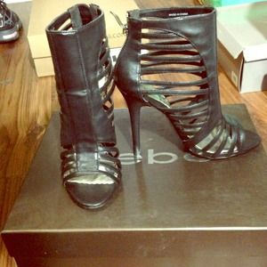 ⬇REDUCED🎀Grecian black leather heels